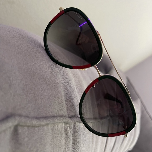 Women’s Gucci sunglasses